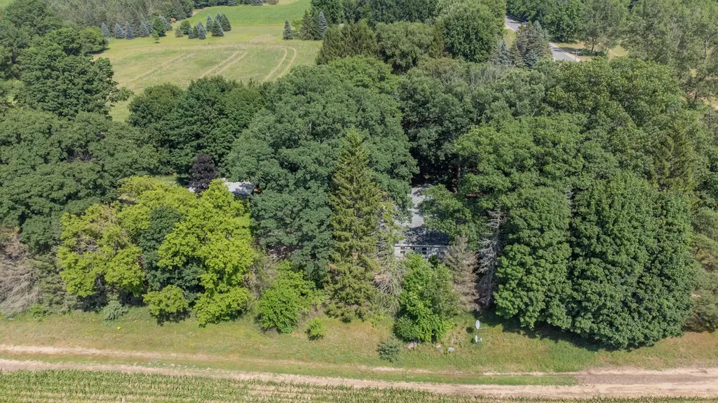 6854 E Garfield Road Newfield Township MI 49421