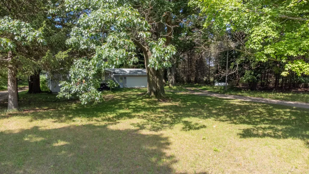 6854 E Garfield Road Newfield Township MI 49421