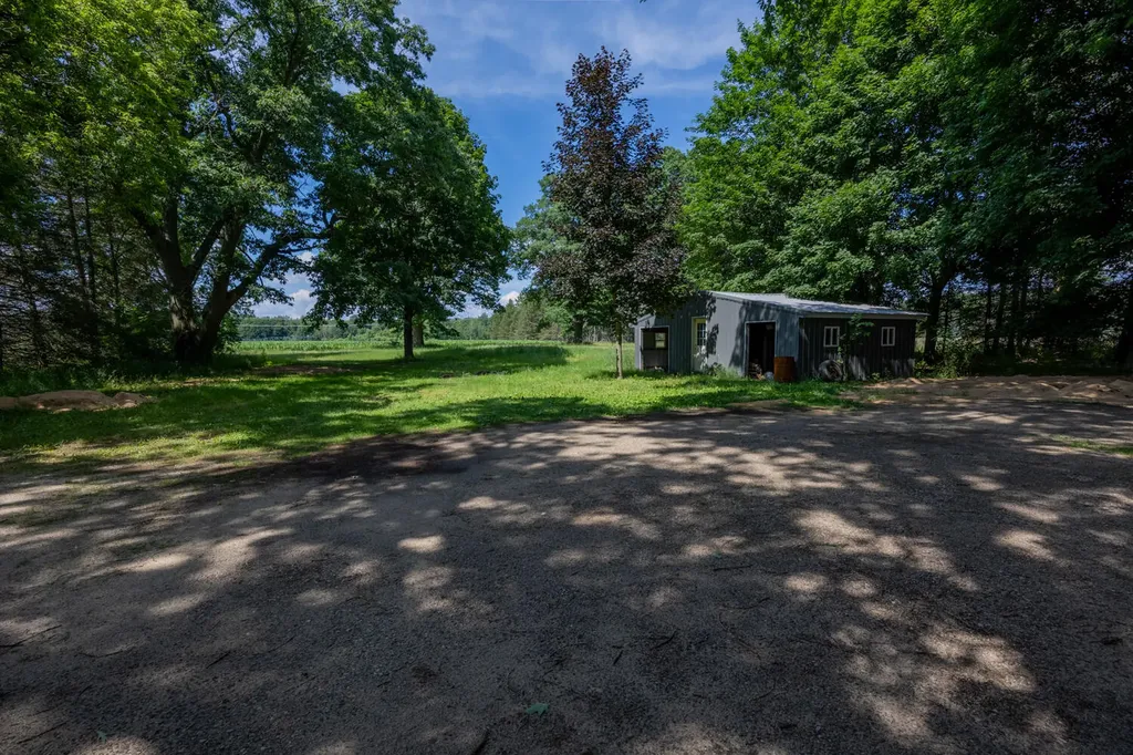 6854 E Garfield Road Newfield Township MI 49421