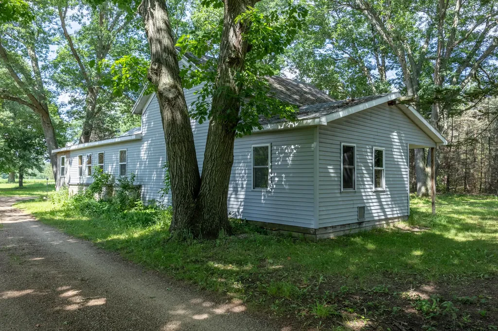 6854 E Garfield Road Newfield Township MI 49421