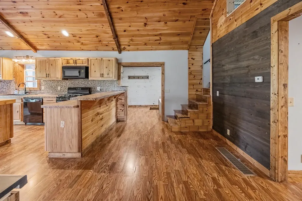 6854 E Garfield Road Newfield Township MI 49421