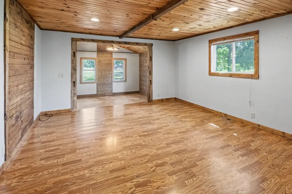 6854 E Garfield Road Newfield Township MI 49421