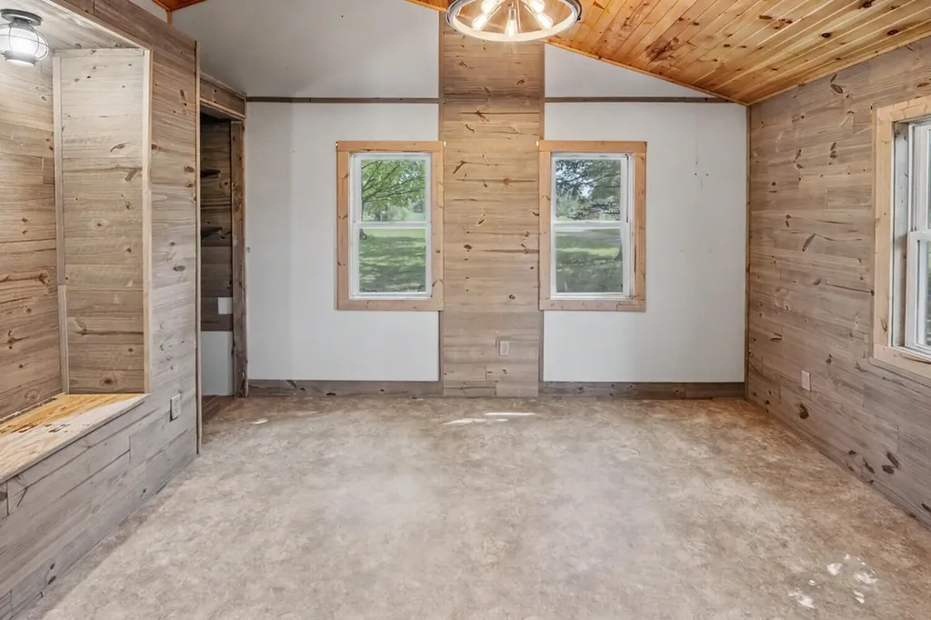6854 E Garfield Road Newfield Township MI 49421