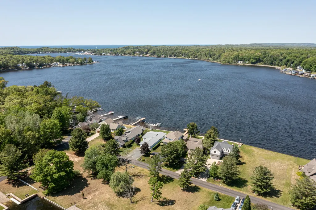 5400 Tonto Road Pentwater Township MI 49449