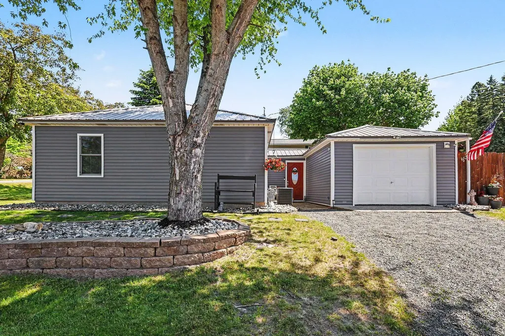 263 E 6th Shelby Village MI 49455