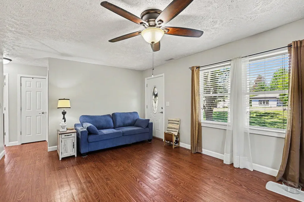 263 E 6th Shelby Village MI 49455