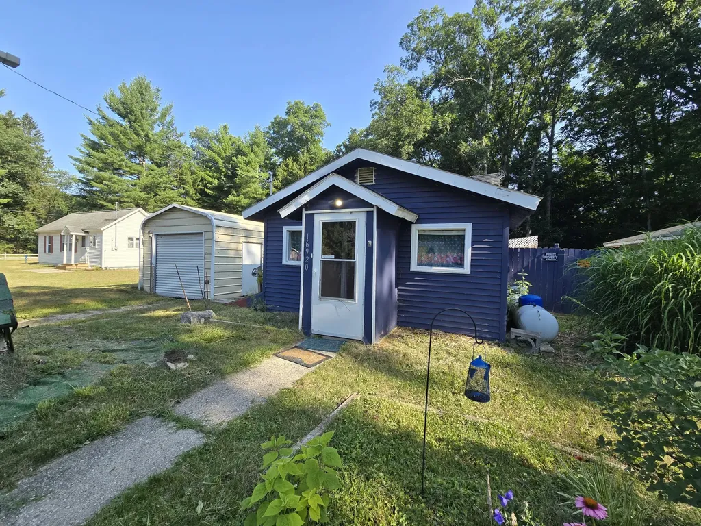 16920 6th Street Norman Township MI 49689