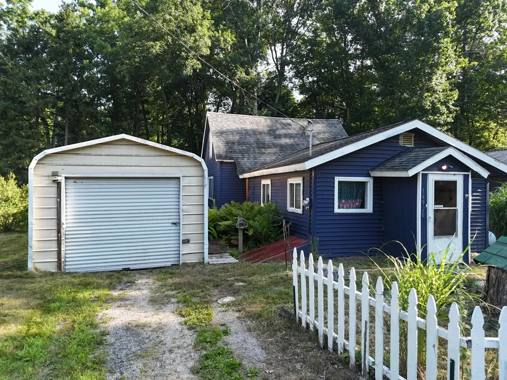 16920 6th Street Norman Township MI 49689
