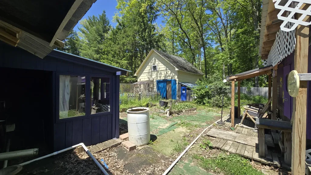 16920 6th Street Norman Township MI 49689