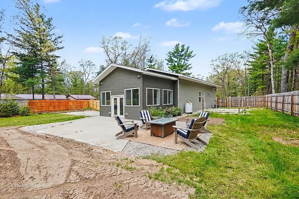 1581 Lone Pine Drive Peacock Township MI 49304