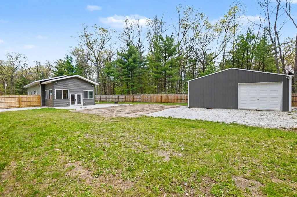1581 Lone Pine Drive Peacock Township MI 49304