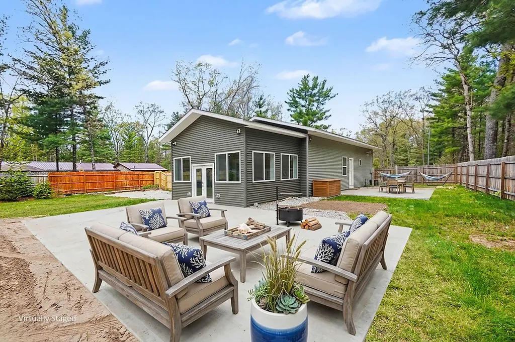 1581 Lone Pine Drive Peacock Township MI 49304