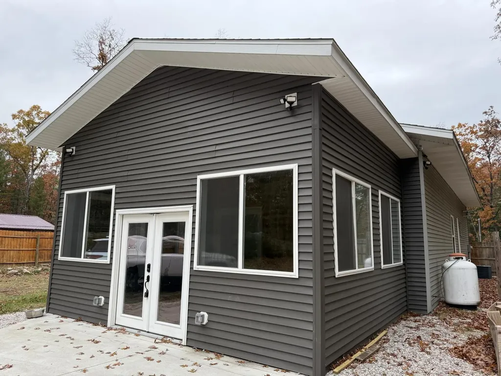 1581 Lone Pine Drive Peacock Township MI 49304