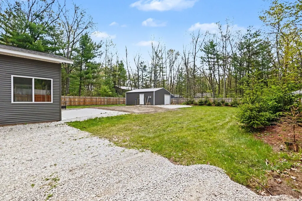 1581 Lone Pine Drive Peacock Township MI 49304