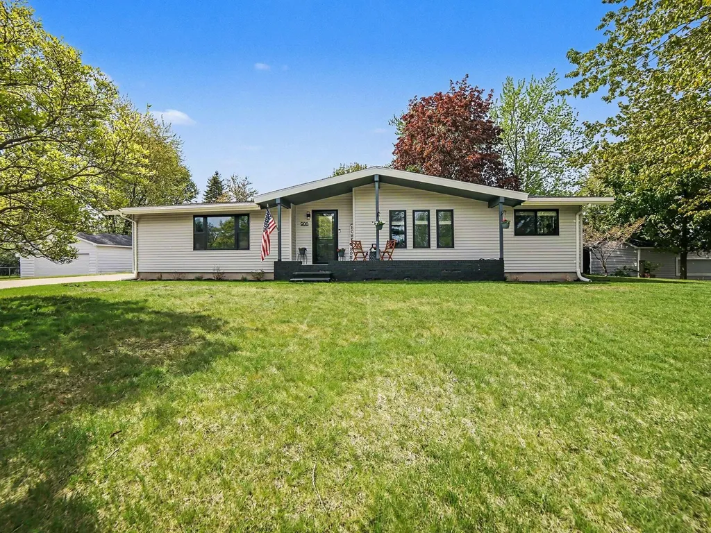 906 Mitchell Street Ludington City MI 49431