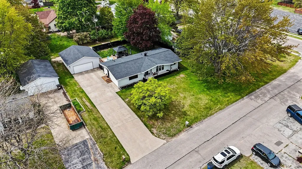 906 Mitchell Street Ludington City MI 49431