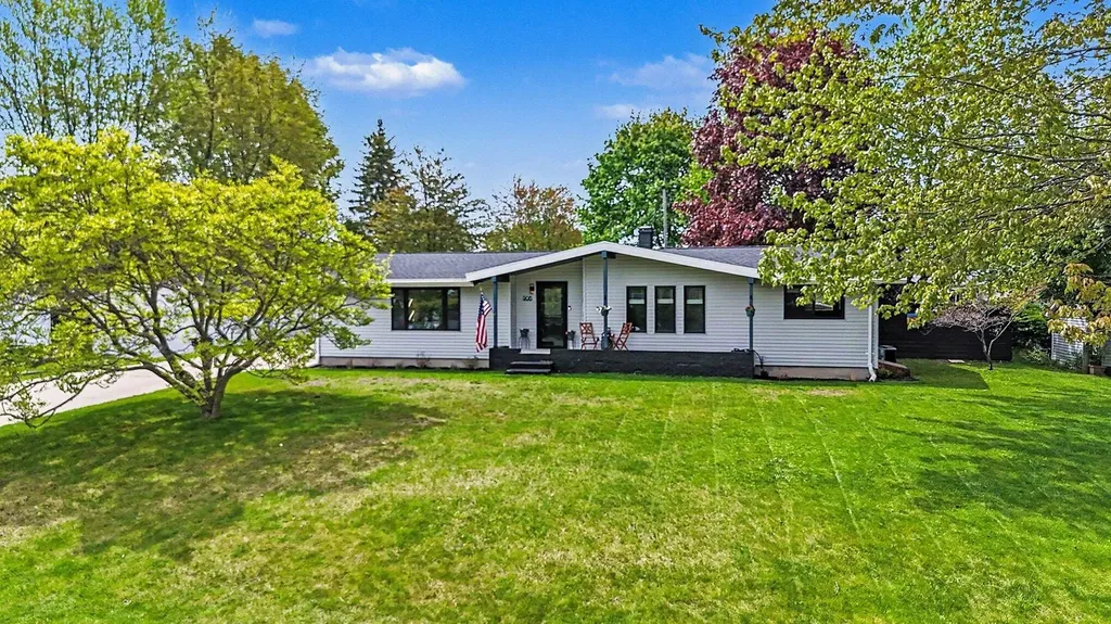 906 Mitchell Street Ludington City MI 49431