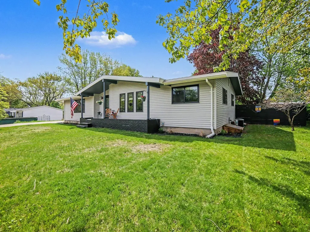 906 Mitchell Street Ludington City MI 49431