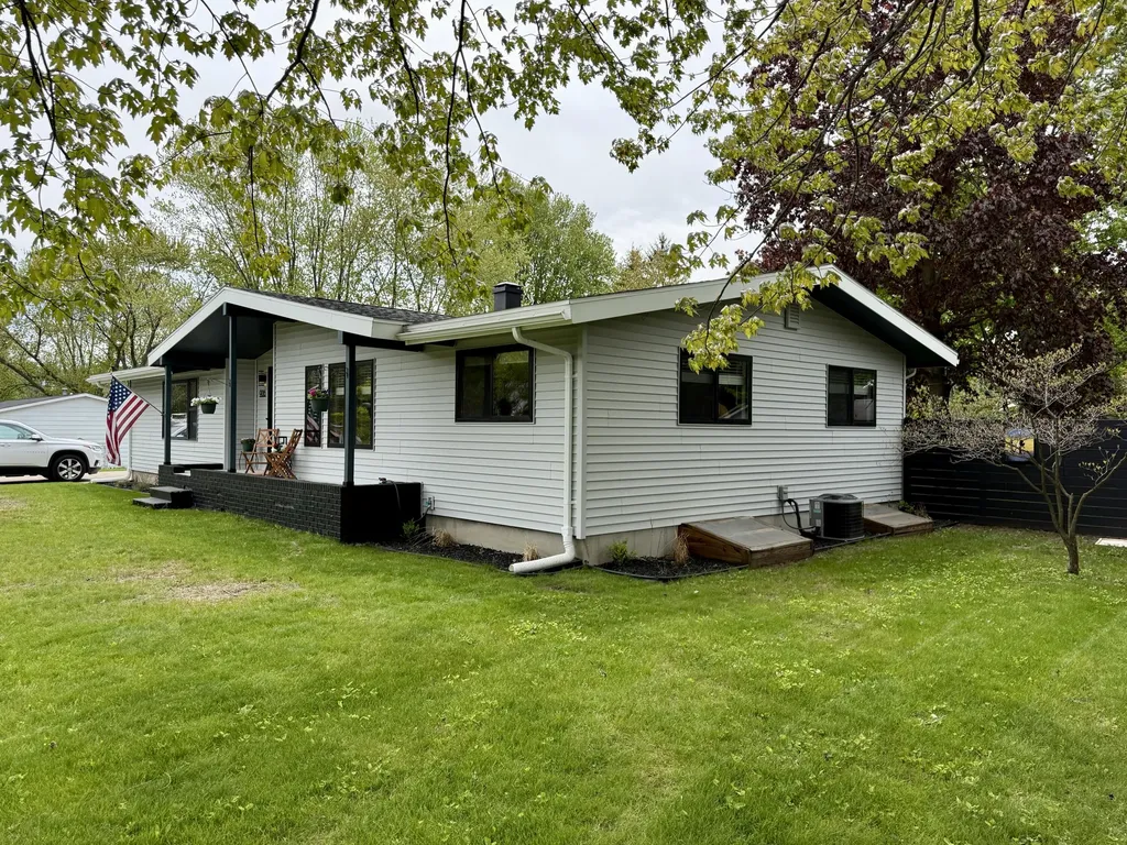 906 Mitchell Street Ludington City MI 49431