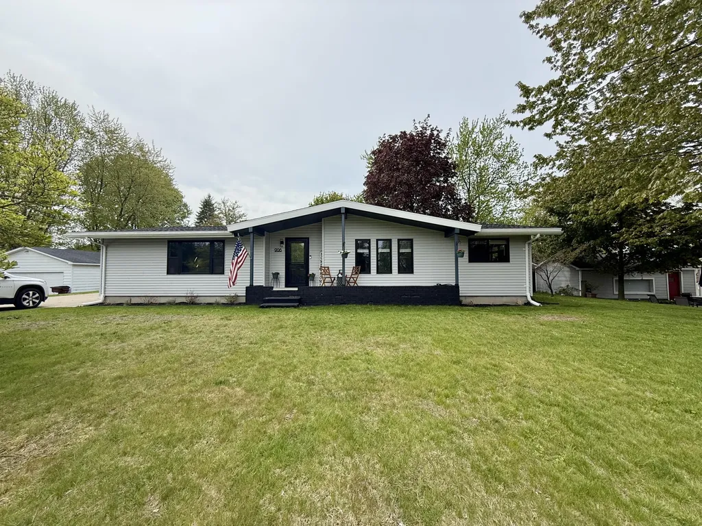 906 Mitchell Street Ludington City MI 49431