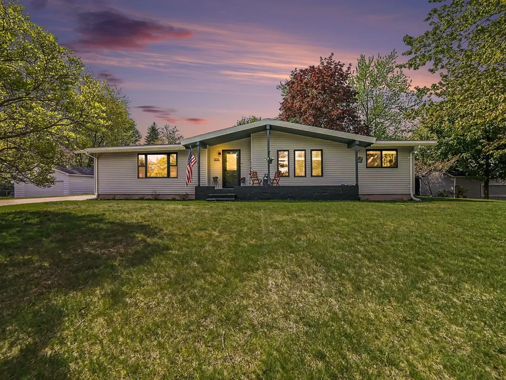 906 Mitchell Street Ludington City MI 49431