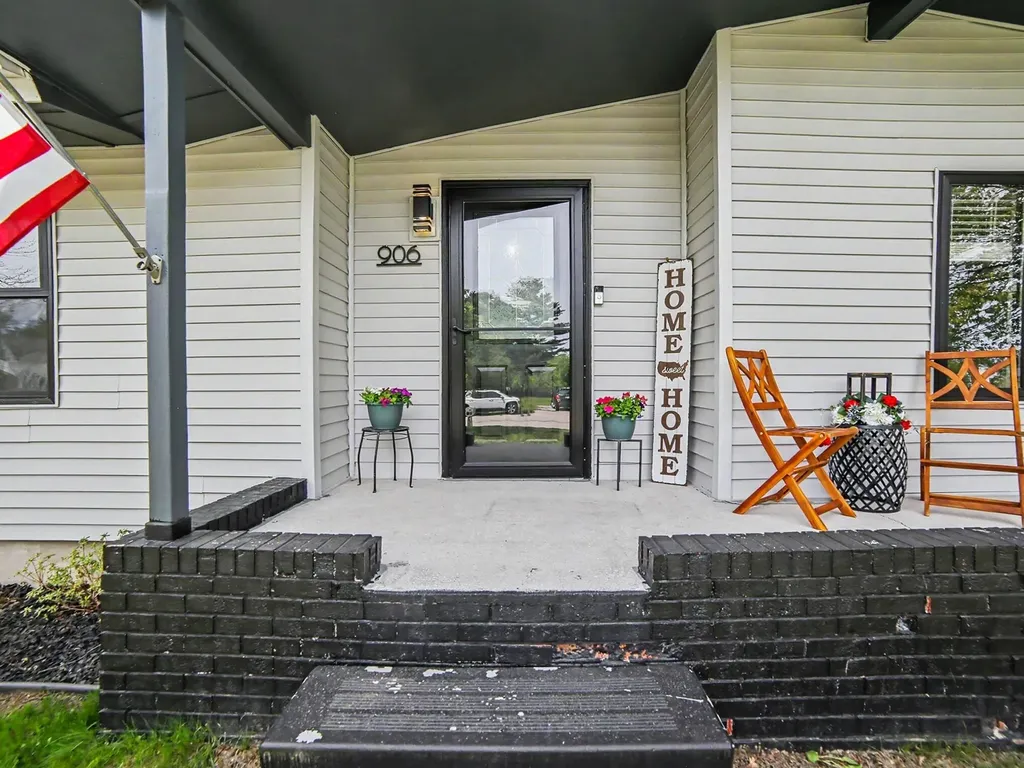 906 Mitchell Street Ludington City MI 49431