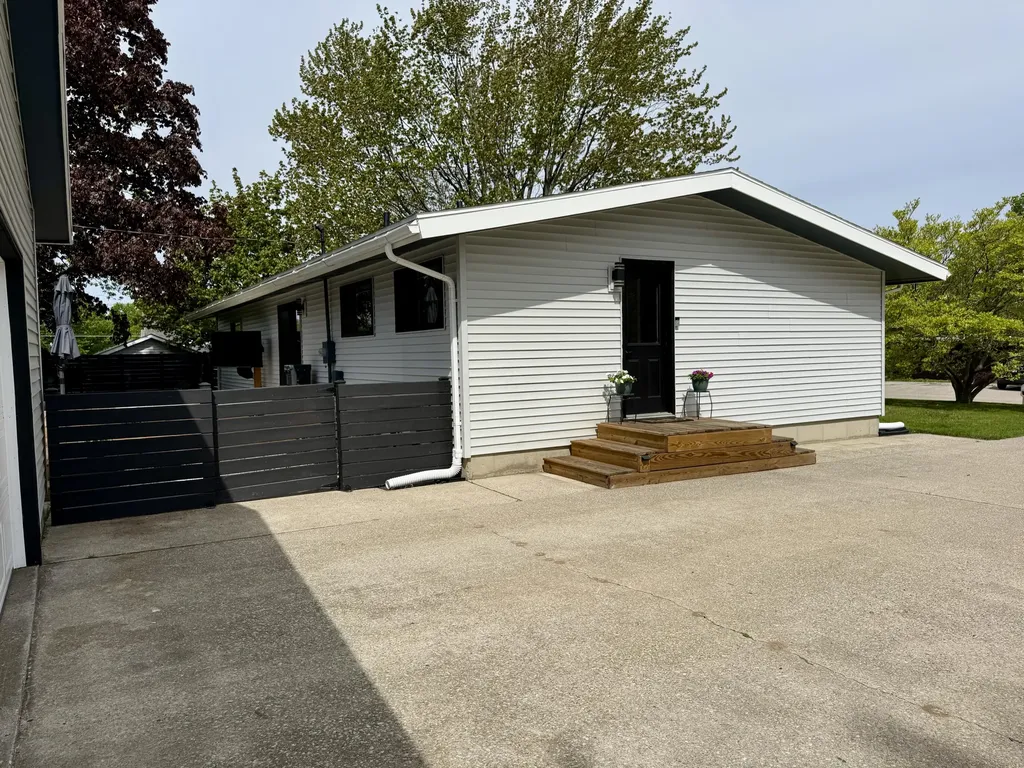 906 Mitchell Street Ludington City MI 49431