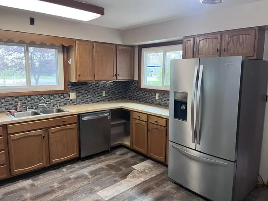 1056 E Parkdale Avenue Manistee Township MI 49660