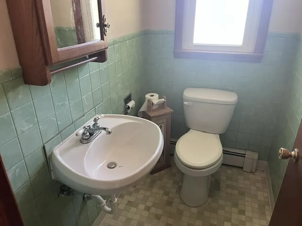 1056 E Parkdale Avenue Manistee Township MI 49660
