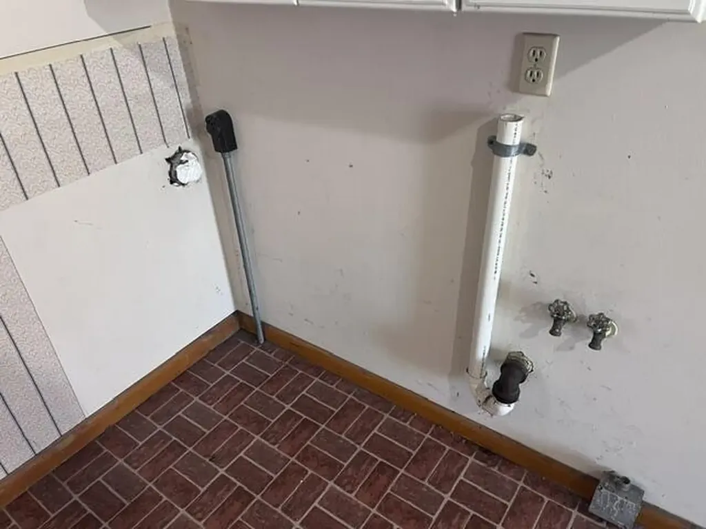 1056 E Parkdale Avenue Manistee Township MI 49660