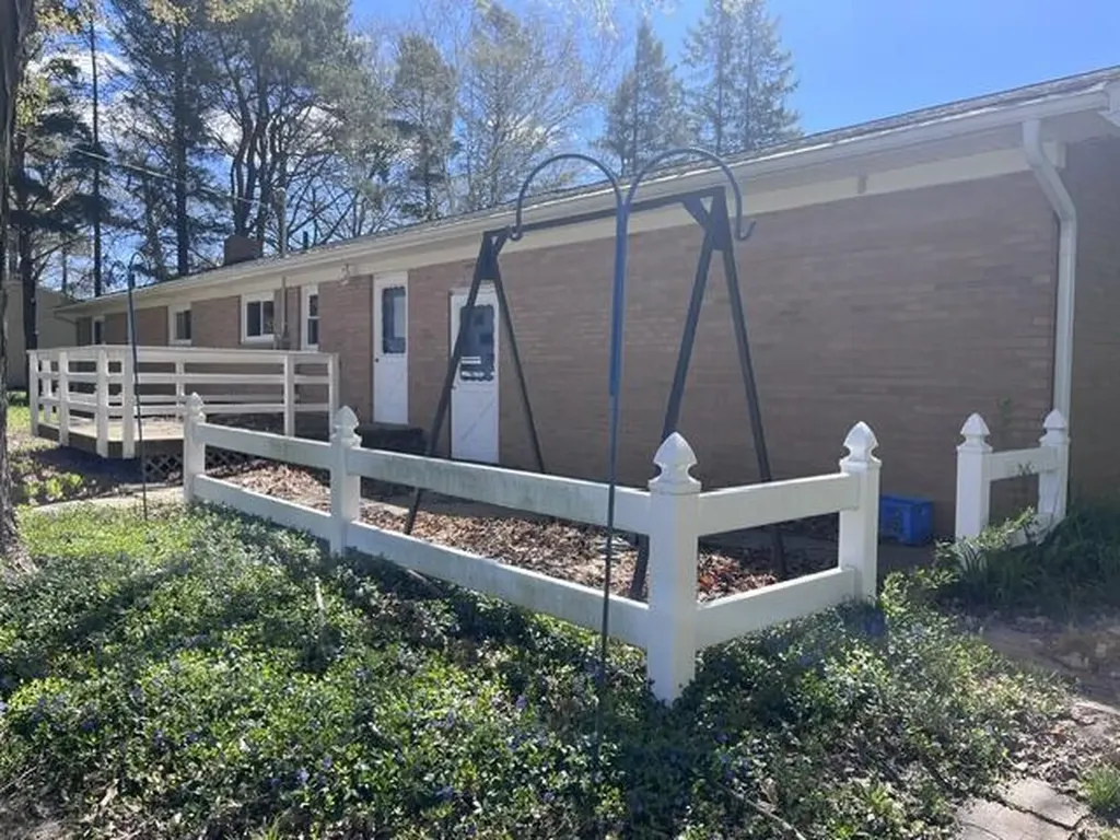 1056 E Parkdale Avenue Manistee Township MI 49660