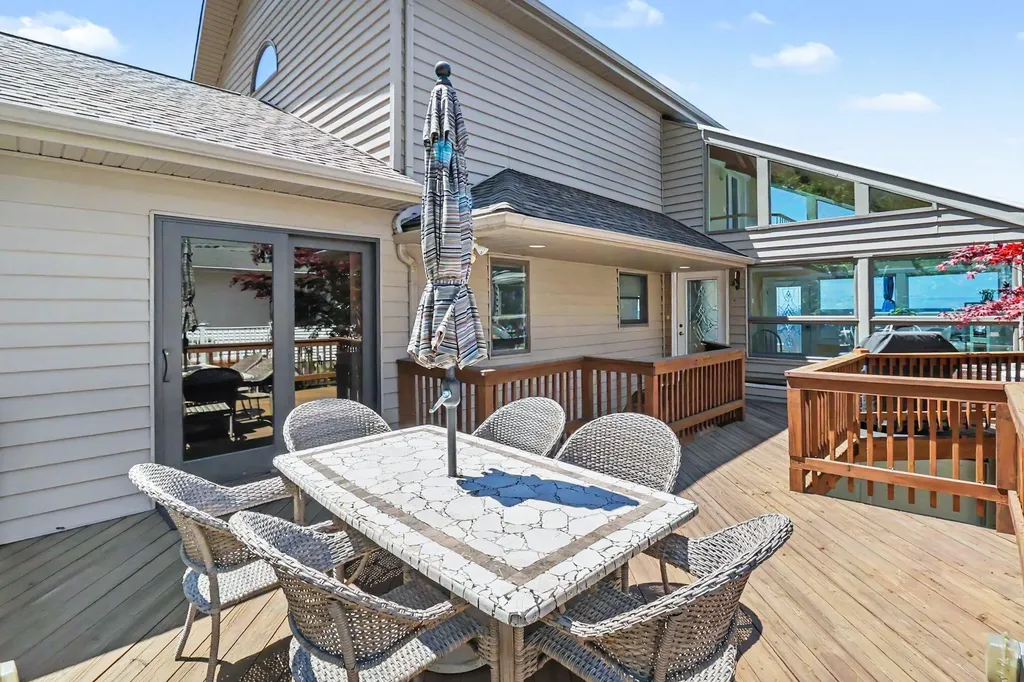 3389 N Lakeshore Drive Golden Township MI 49436
