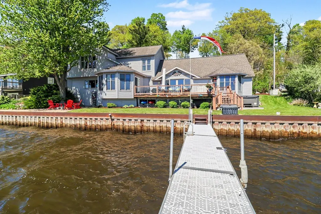 5267 W Monroe Road Pentwater Township MI 49449