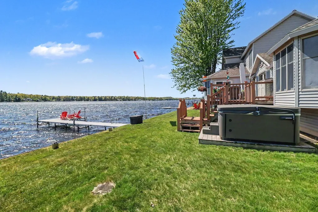 5267 W Monroe Road Pentwater Township MI 49449