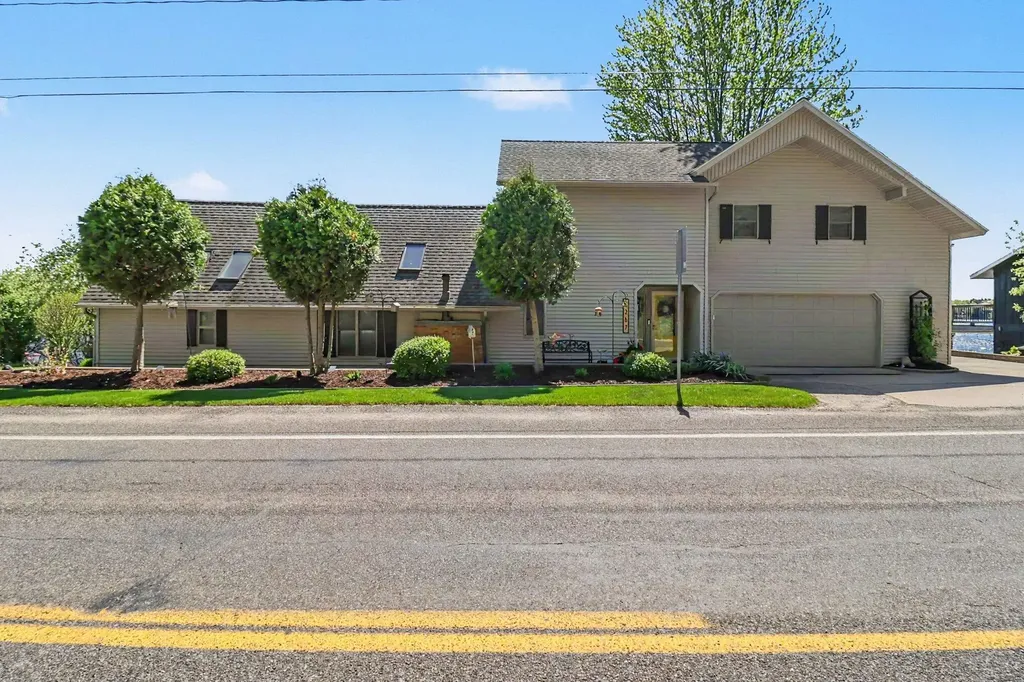 5267 W Monroe Road Pentwater Township MI 49449