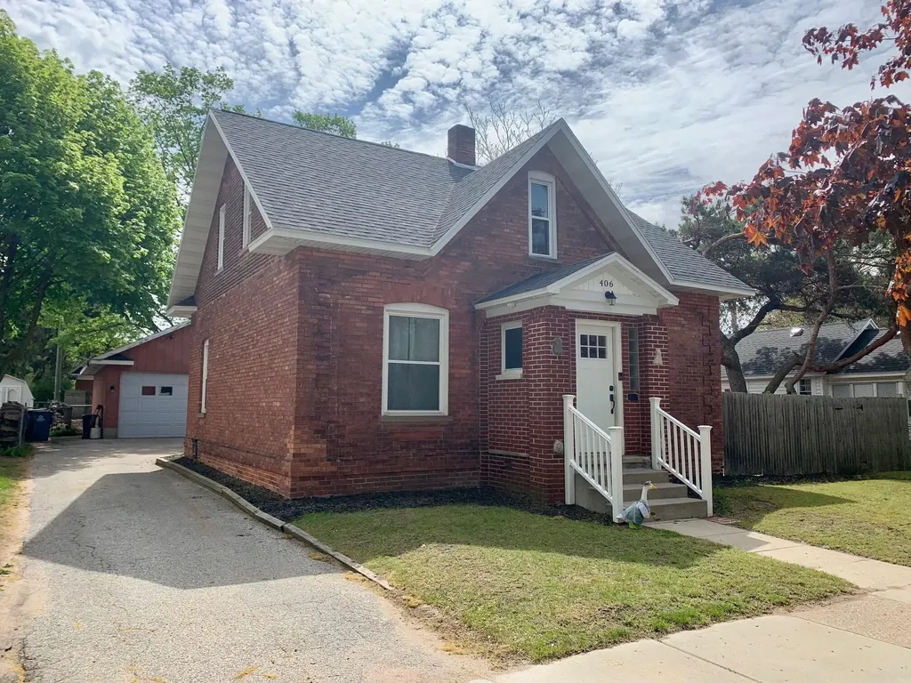 406 N Rowe Street Ludington City MI 49431