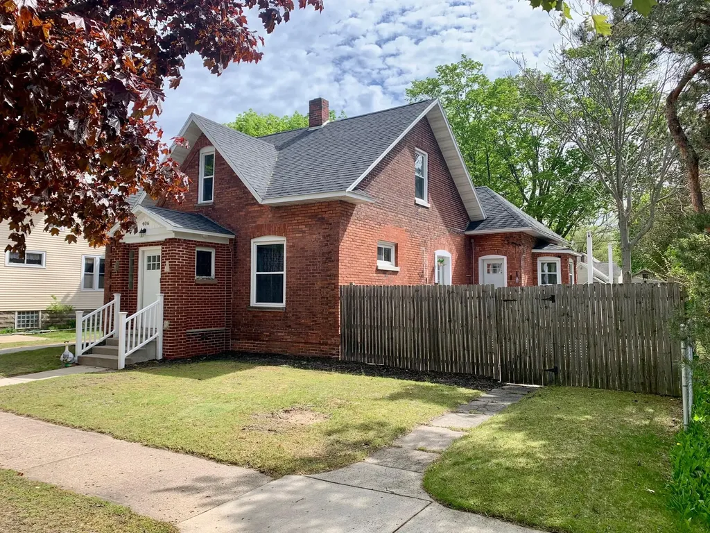 406 N Rowe Street Ludington City MI 49431