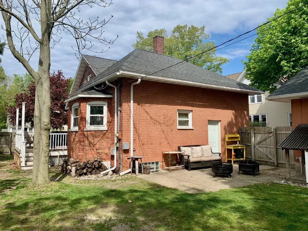 406 N Rowe Street Ludington City MI 49431
