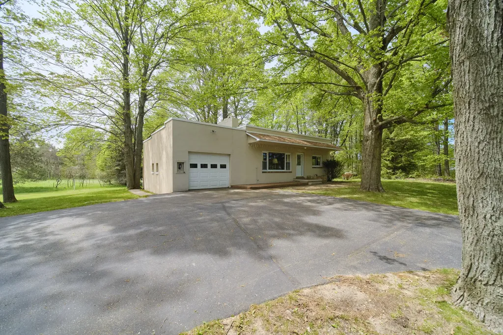 16263 Cadillac Highway Springdale Township MI 49683