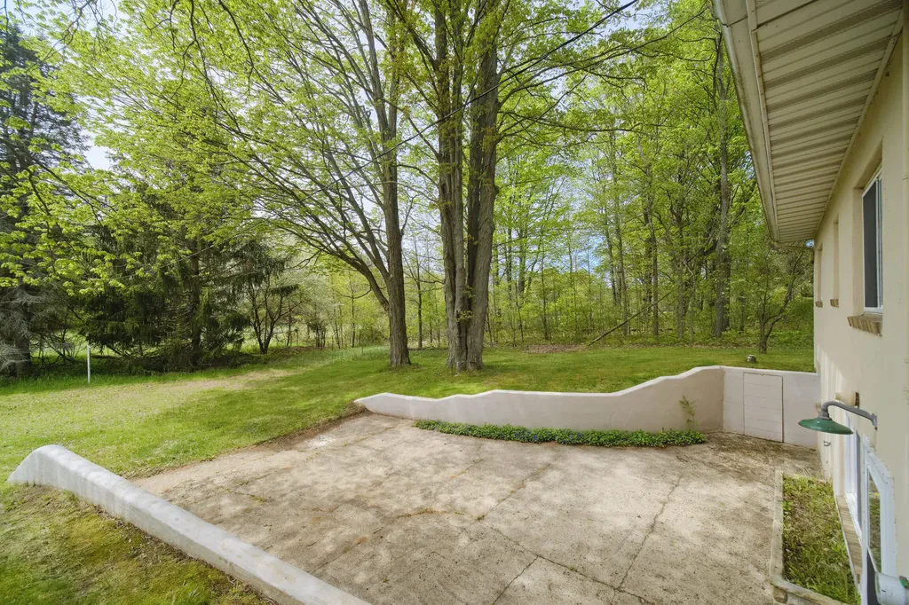 16263 Cadillac Highway Springdale Township MI 49683