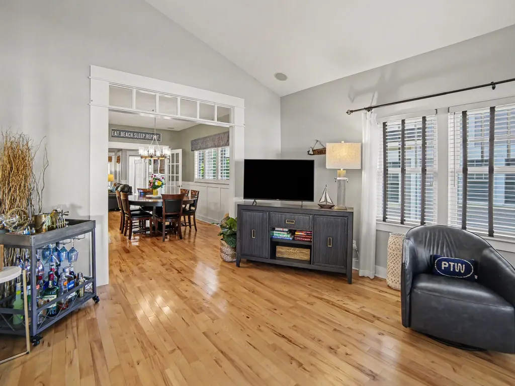 24 Kenneth Street Pentwater Village MI 49449