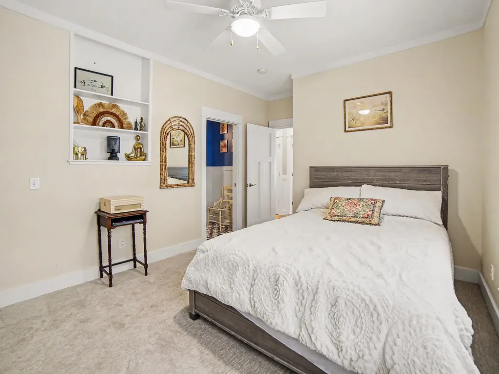 24 Kenneth Street Pentwater Village MI 49449