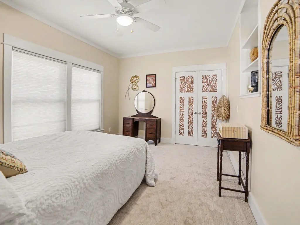 24 Kenneth Street Pentwater Village MI 49449