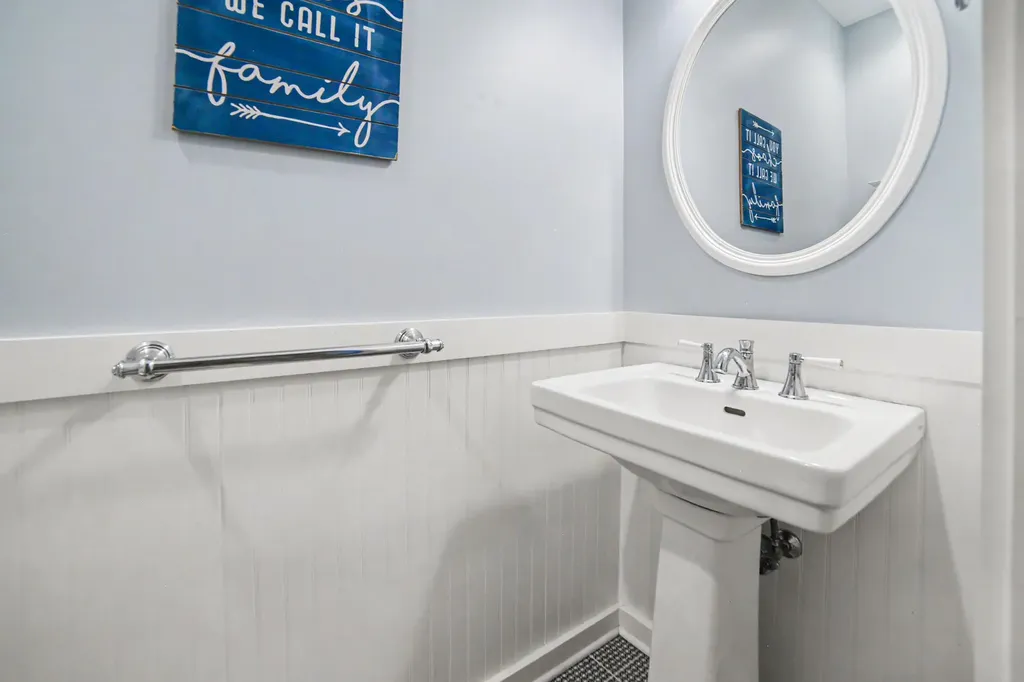 24 Kenneth Street Pentwater Village MI 49449