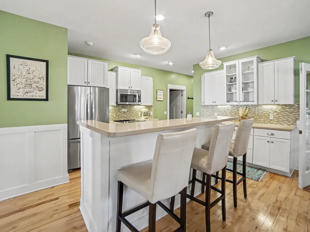 24 Kenneth Street Pentwater Village MI 49449