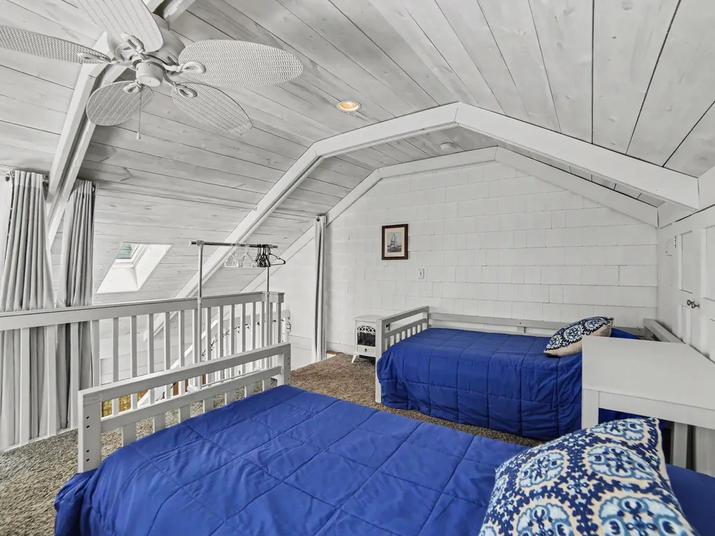 24 Kenneth Street Pentwater Village MI 49449