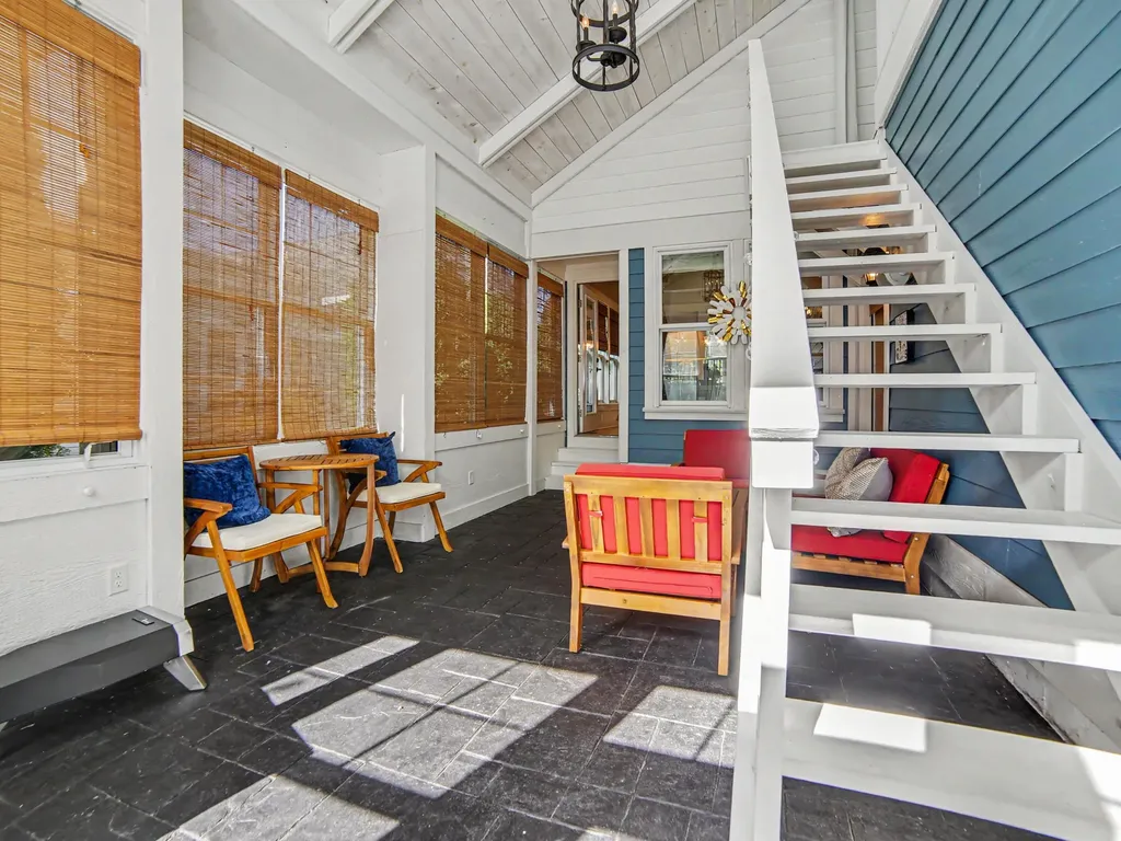 24 Kenneth Street Pentwater Village MI 49449