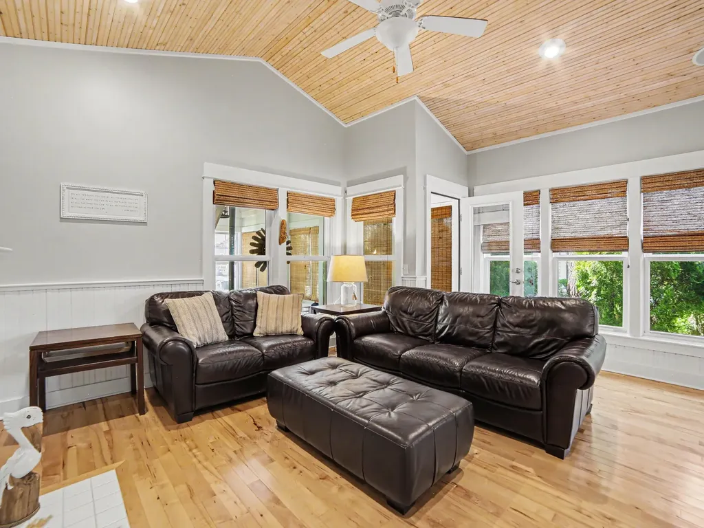 24 Kenneth Street Pentwater Village MI 49449
