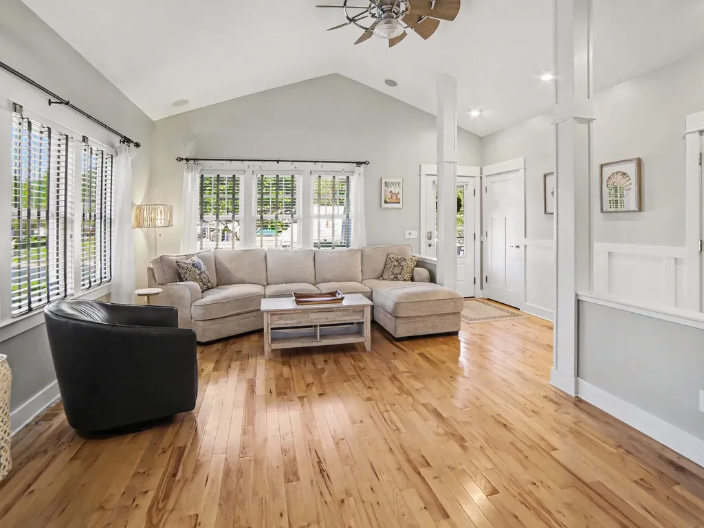 24 Kenneth Street Pentwater Village MI 49449