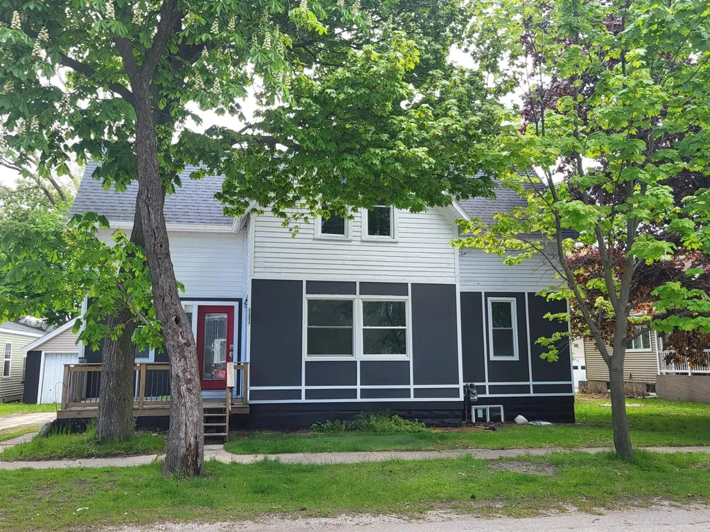805 High Street Manistee City MI 49660